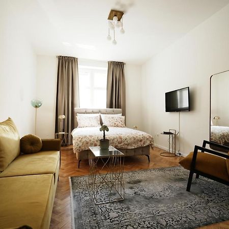 Center City Apartment 3 Загреб Экстерьер фото